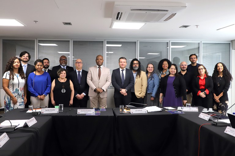 Representantes de sete organizações e movimentos sociais tomaram posse no CONDEL em reunião que contou com a presença do ministro dos Direitos Humanos e Cidadania, Silvio Almeida (Foto: Ascom/MDHC)