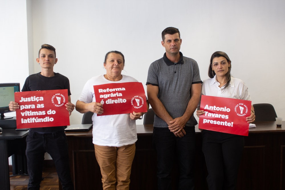 Widow and children of Antonio Tavares, during the announcement of the sentence, in Curitiba_Foto: MST PR