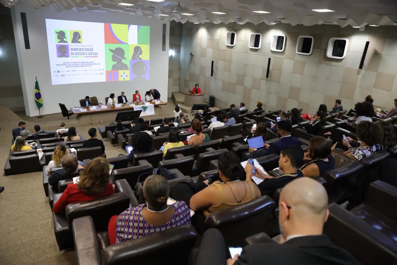 Coordenado pelo Ministério da Justiça e Segurança Pública e com apoio de organizações, encontro reuniu advogados populares e movimentos sociais. Foto: Thalita Souza/ MJ