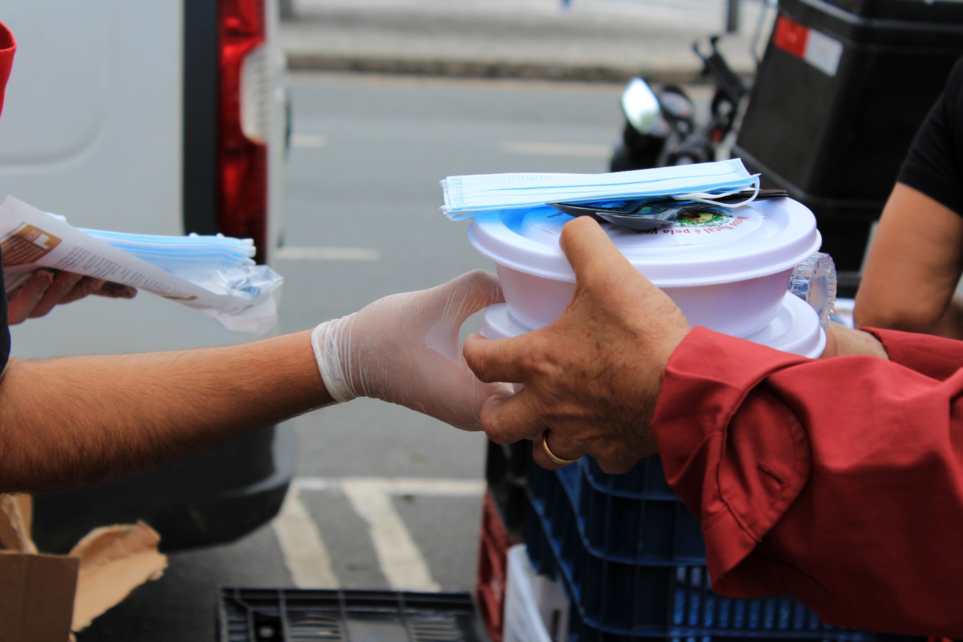 O projeto de lei é compreendido como a criação de entraves burocráticos para ações de solidariedade da sociedade civil. Foto: Lizely Borges