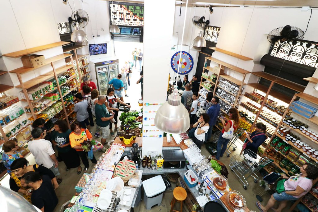 Iniciativas como o Armazém do Campo (RJ) possibilitam a comercialização de alimentos produzidos de modo agroecológico. Foto: Pablo Vergara. 