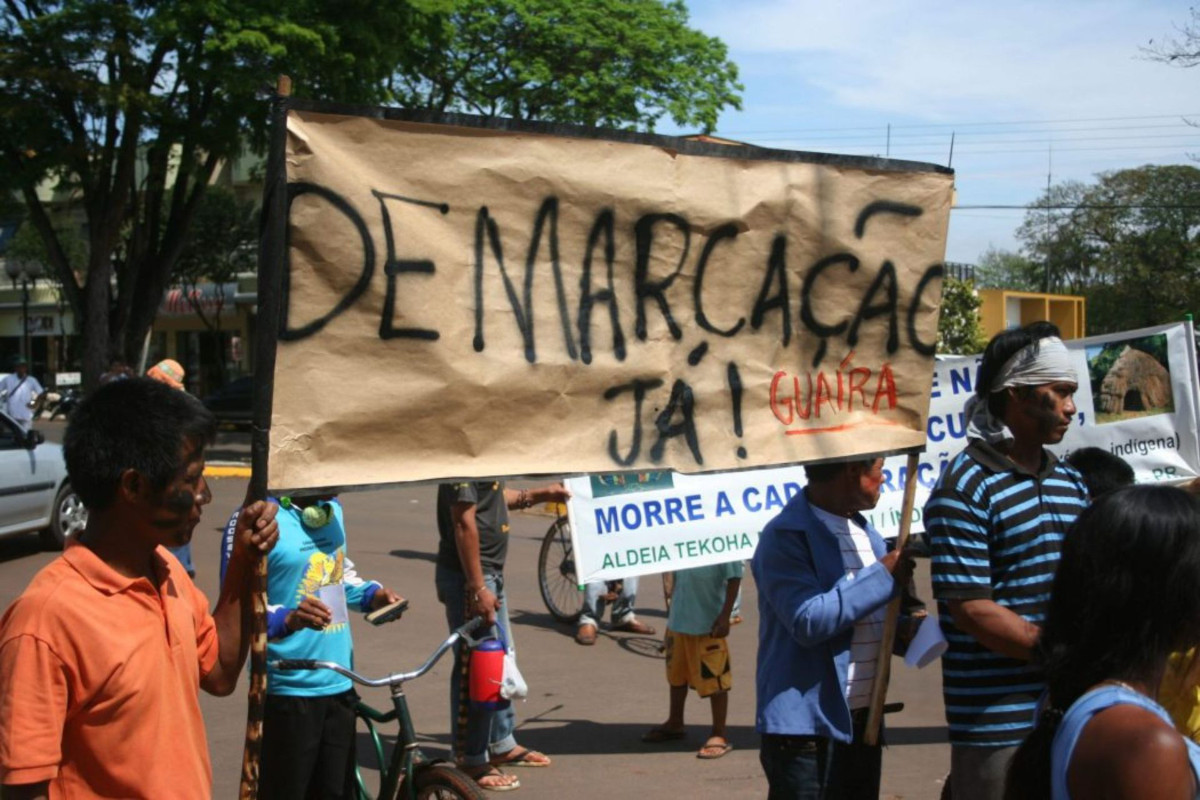 Povos e comunidades tradicionais destacam a relação direta entre a não demarcação dos territórios indígenas e a intensa violência contra os Avá-Guarani. Foto: web