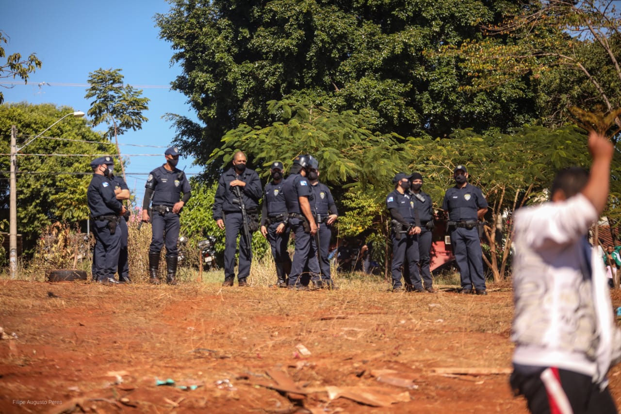 Segundo relatos das 15 famílias a ação de despejo da Comunidade das Mangueiras não foi acompanhada pelo Conselho Tutelar ou da Secretaria de Assistência Social do município. Foto: Filipe Augusto Peres