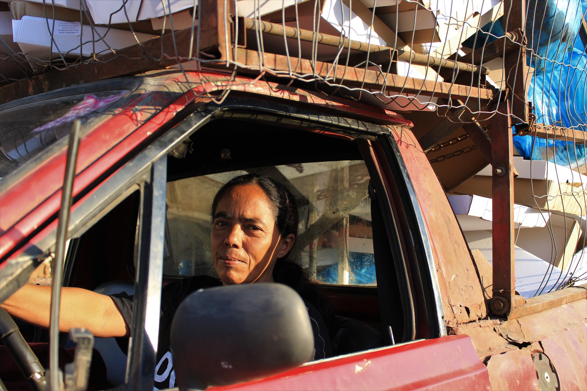 Tem sido o recurso do Bolsa Família e campanhas de solidariedade que garantem alimentos e renda mínima para a catadora Leila. Foto: Lizely Borges