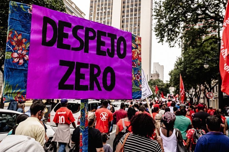 Em junho integrantes da Campanha Despejo Zero no Paraná realizaram ato em frente à Alep-PR para protestar contra medidas de criminalização. Foto: Gibran Barbosa