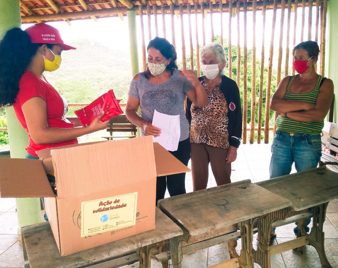 As cestas foram compostas por nove itens, todos produzidos pelas cooperativas da Reforma Agrária. Foto: Íris Pacheco