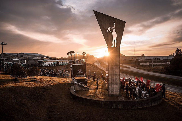 Projetado por Niemayer, monumento em homenagem às vitimas da luta pela reforma agrária corre riscos. Foto: Welignton Lenon