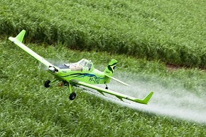 Pulverização aérea. Foto: Agência Brasil