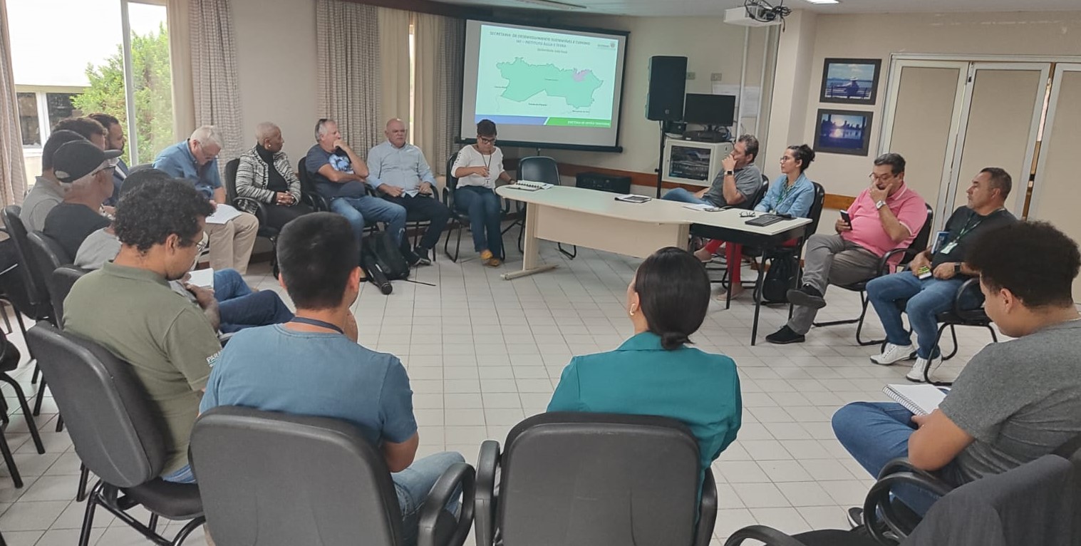 Agenda reuniu lideranças da comunidade e representantes de órgãos do estado. Foto: Comunicação Terra de Direitos